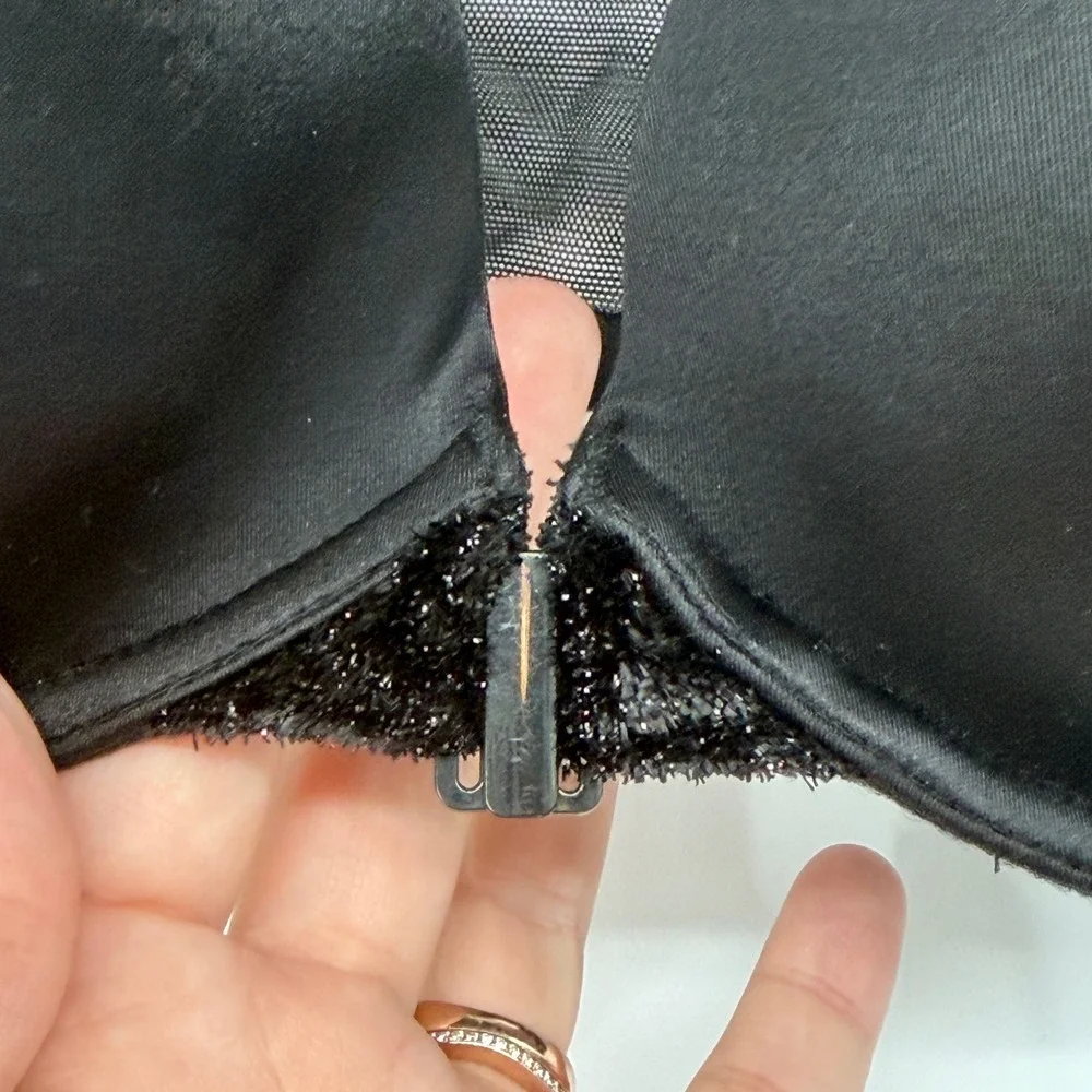 Victoria's Secret Very Sexy‎ Lightly Lined Plunge Front Close Bra Black 34DDD